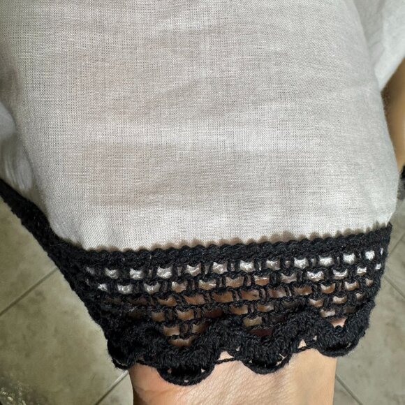 Mr. Buho 100% cotton off-the-shoulder top with black lace trim - Picture 3 of 3